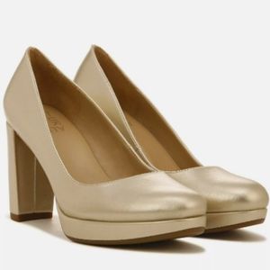 Naturalizer Berlin Platform Pump (WIDE)